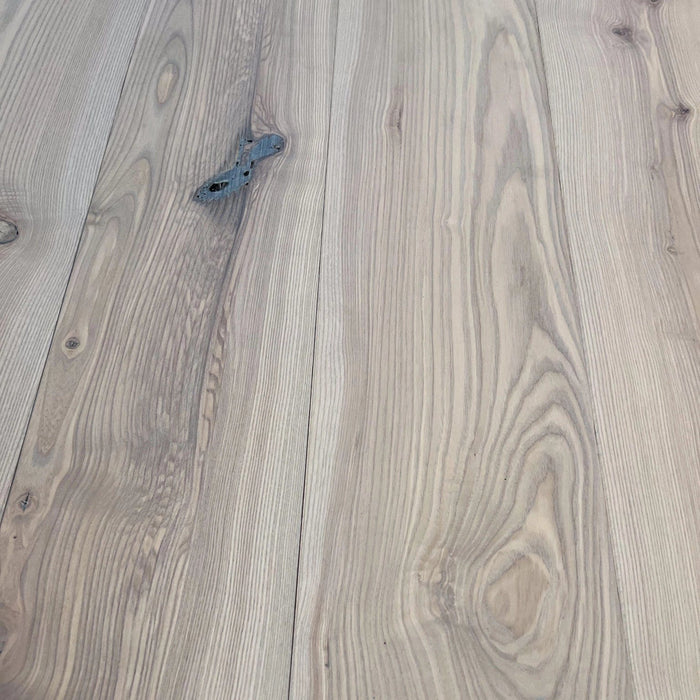 Pavimento in legno Frassino Wildlife spazzolato, grigio cemento