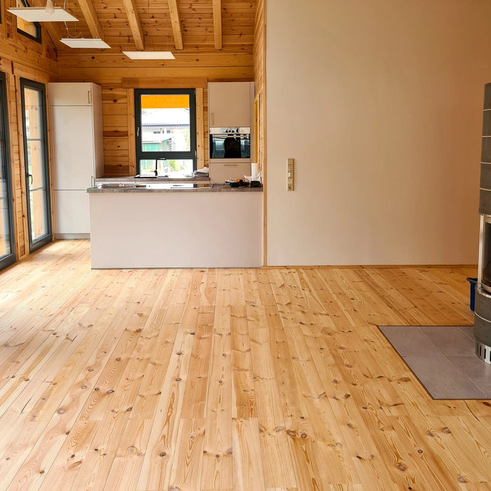 Pavimento in legno di pino, oliato naturale, pronto all'uso — Trumer Holz  GmbH