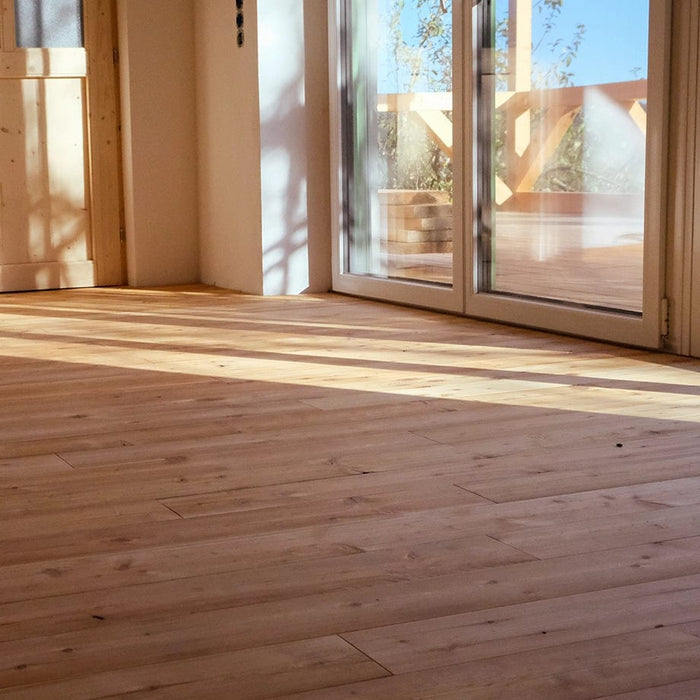 Wood flooring Oregon Pine WOODY, oiled, ready for living